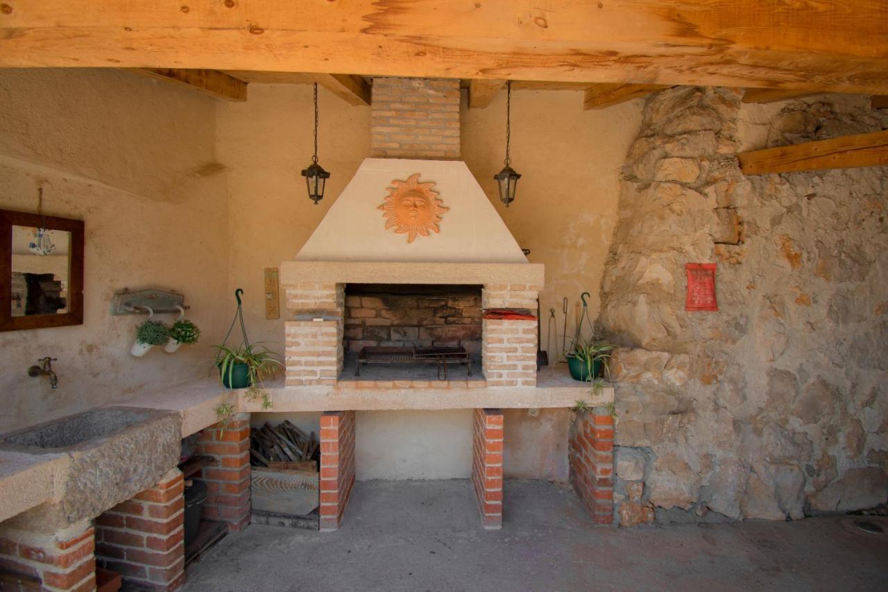 Villa Ca'Pietra, Rustic Stone House Malinska Kültér fotó